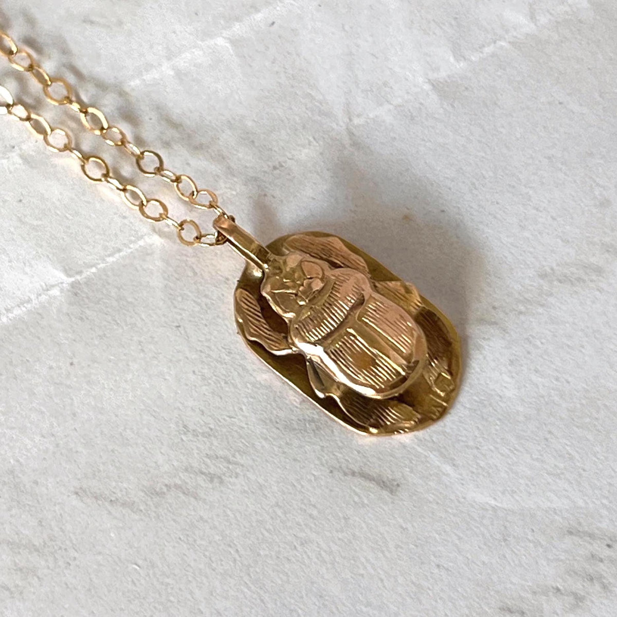 Pendentif ancien scarabée égyptisant or 18K , Egyptian Revival années 1920