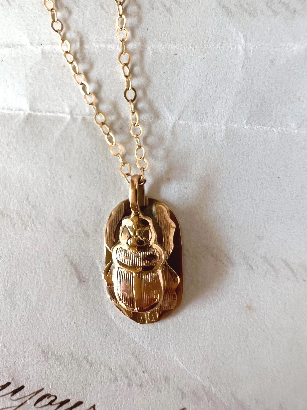Pendentif ancien scarabée égyptisant or 18K , Egyptian Revival années 1920