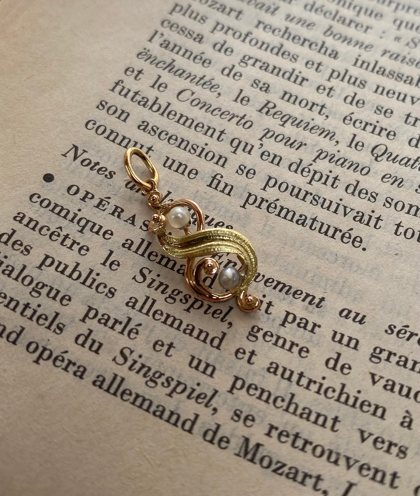 Pendentif vintage Art nouveau en or 18k et perles