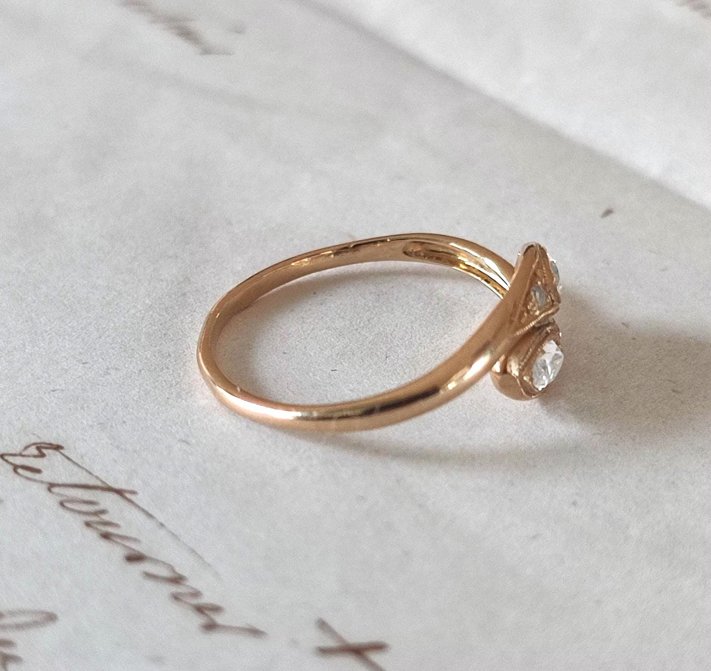 Bague serpents enlacés or 18K diamants navette 0,20 ct "Toi et Moi" vintage