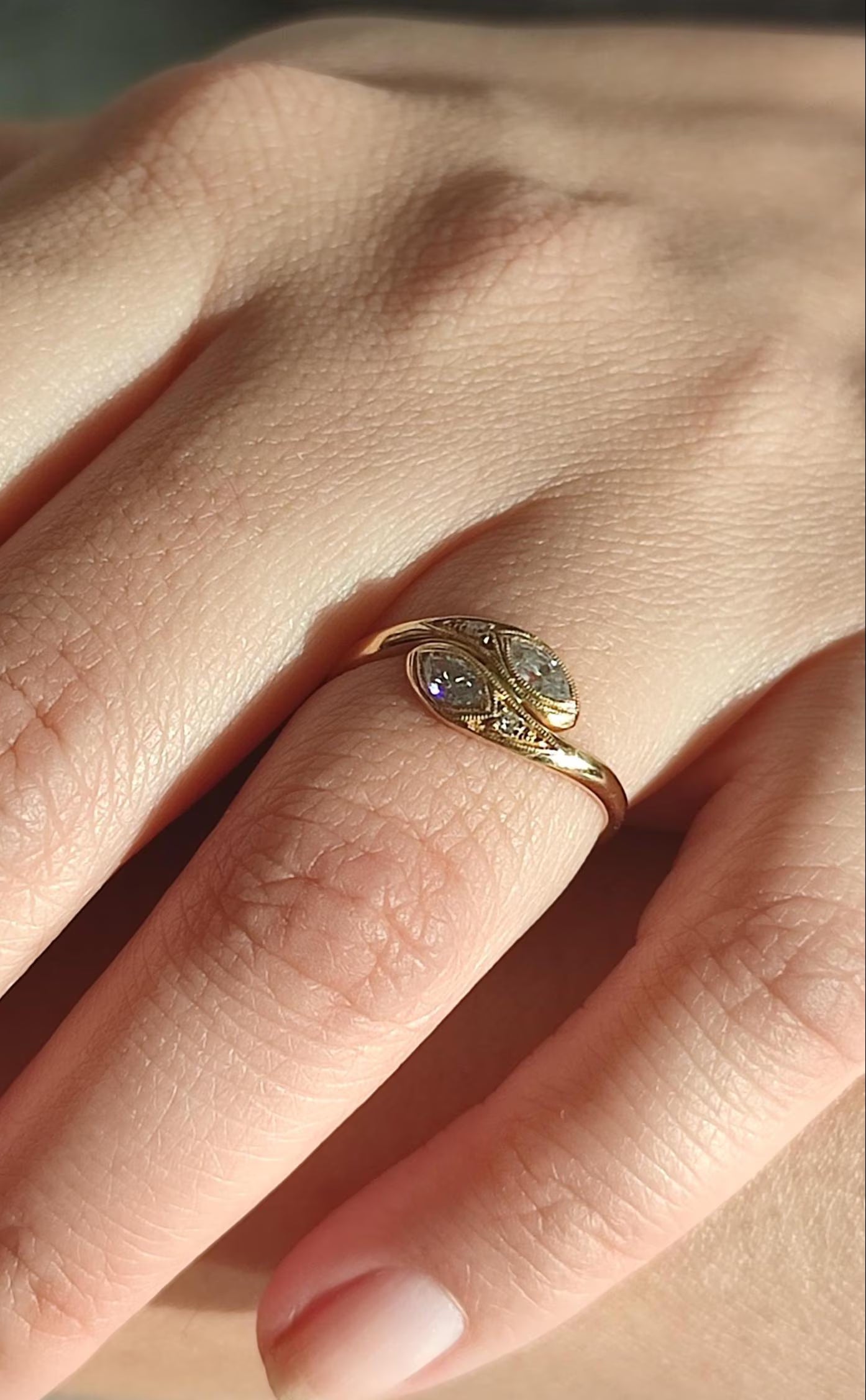 Bague serpents enlacés or 18K diamants navette 0,20 ct "Toi et Moi" vintage