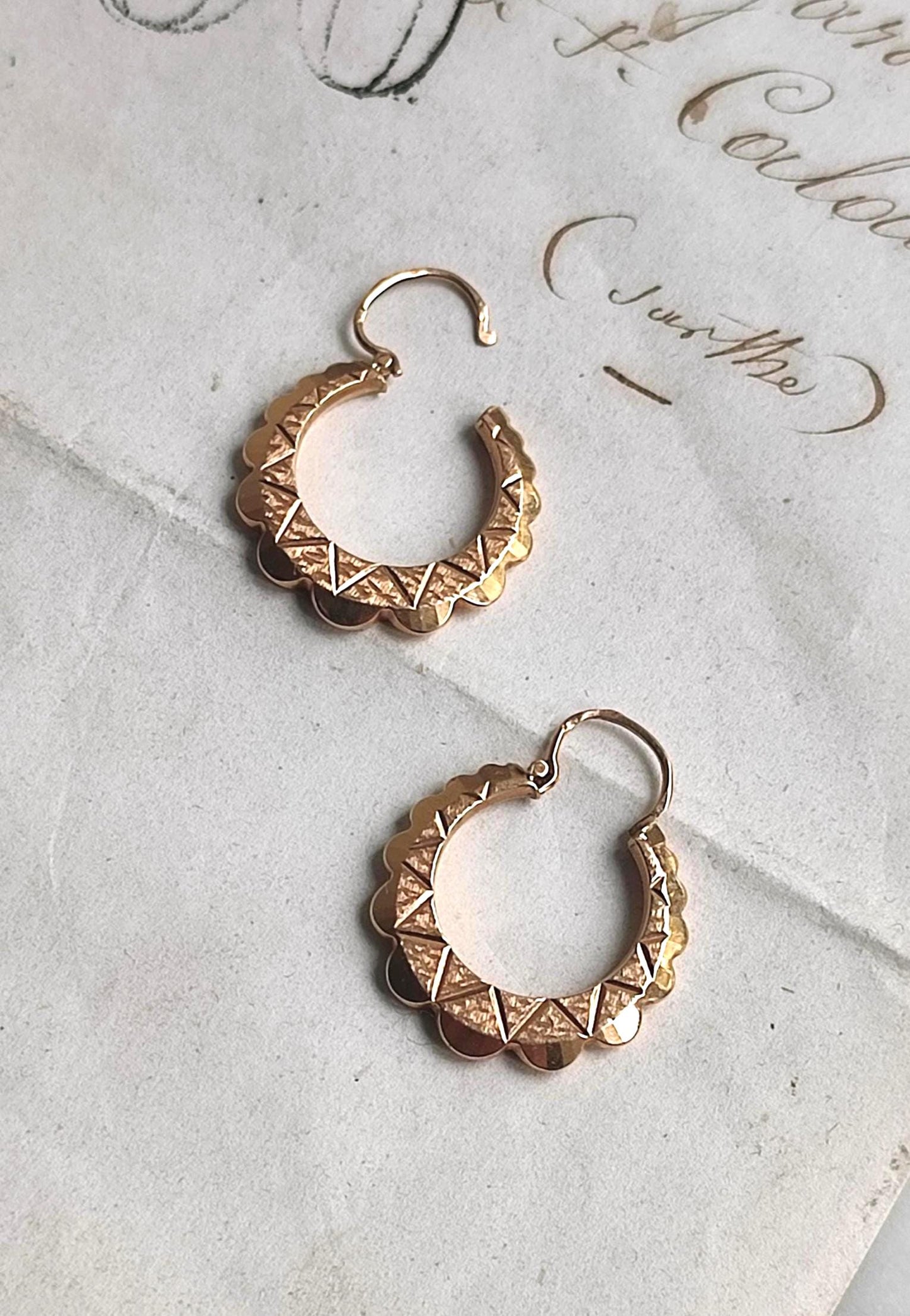 Créoles Vintage texturées en or 18K, style bohème chic