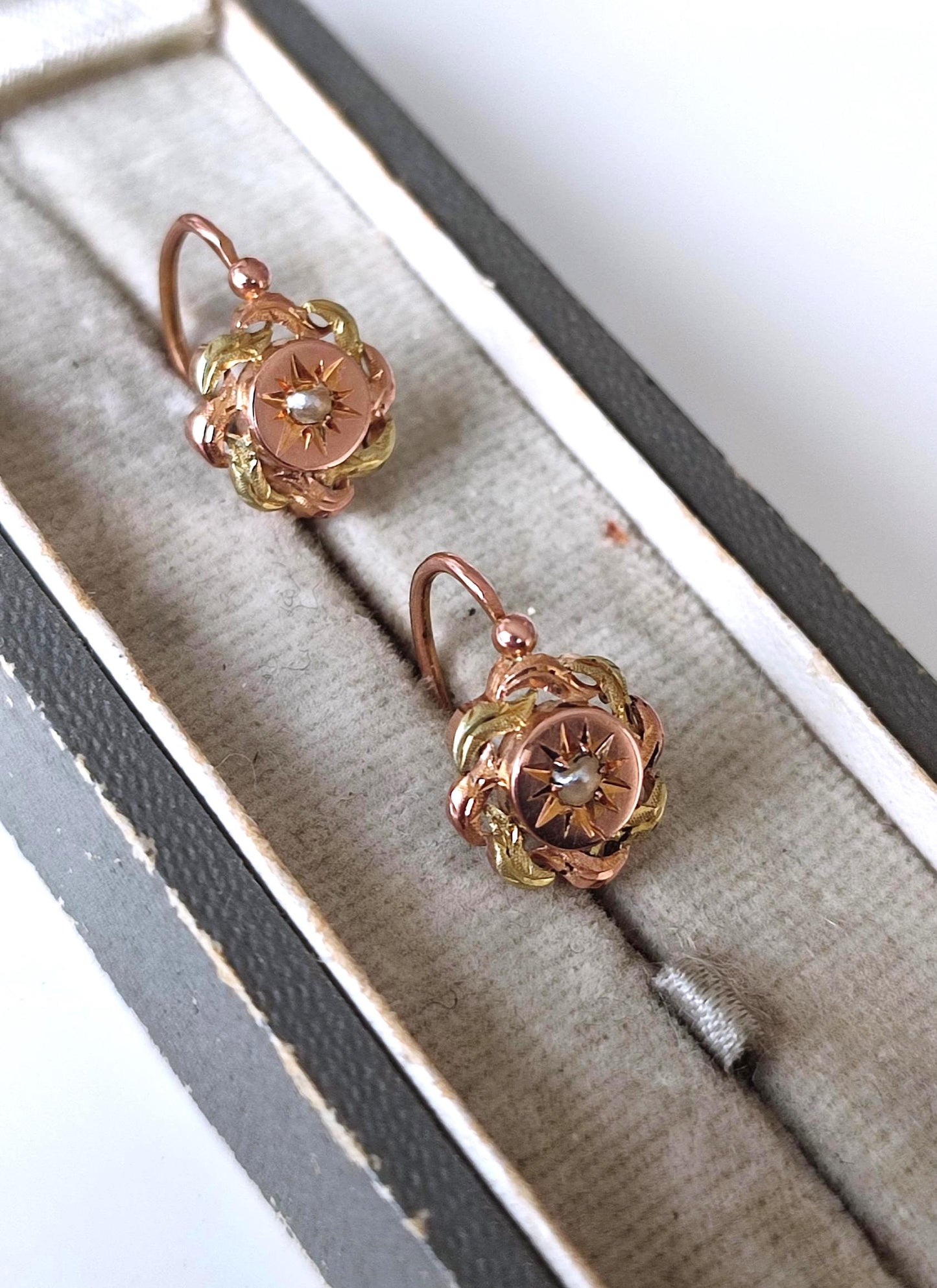 Dormeuses anciennes Napoléon III en or rose et jaune 18k avec perles naturelles – bijoux Belle Époque