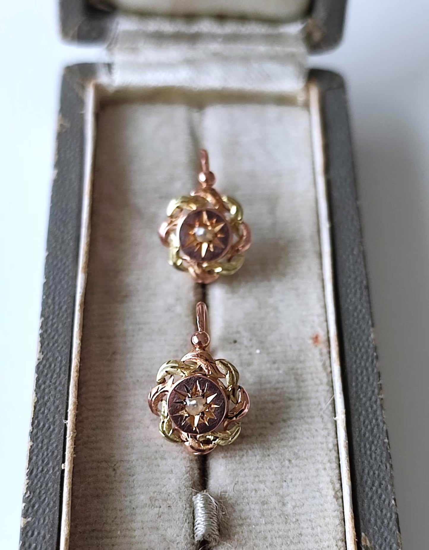 Dormeuses anciennes Napoléon III en or rose et jaune 18k avec perles naturelles – bijoux Belle Époque