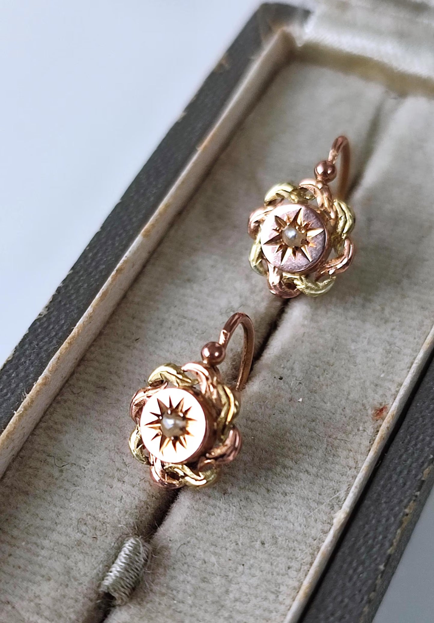 Dormeuses anciennes Napoléon III en or rose et jaune 18k avec perles naturelles – bijoux Belle Époque