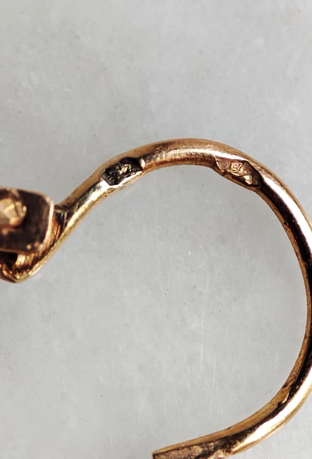 Créoles vintage texturées striées en or jaune 18k, élégantes boucles d’oreilles anciennes