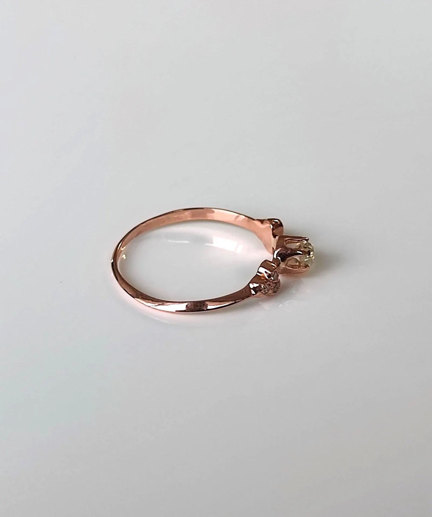 Bague solitaire diamant en or rose 18k motif trèfle - 19e siècle - bague de fiançailles ancienne