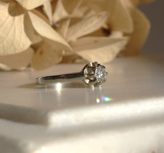 Solitaire vintage style rétro Or Blanc 18K avec diamant 0,25 ct bague serti fleur