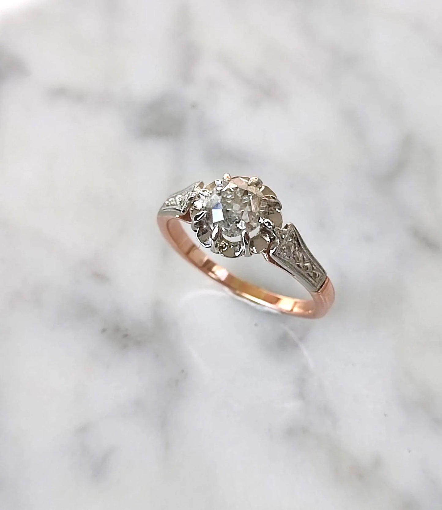 Bague ancienne diamant 0,70 ct en or rose et blanc 18k – solitaire illusion Art Déco