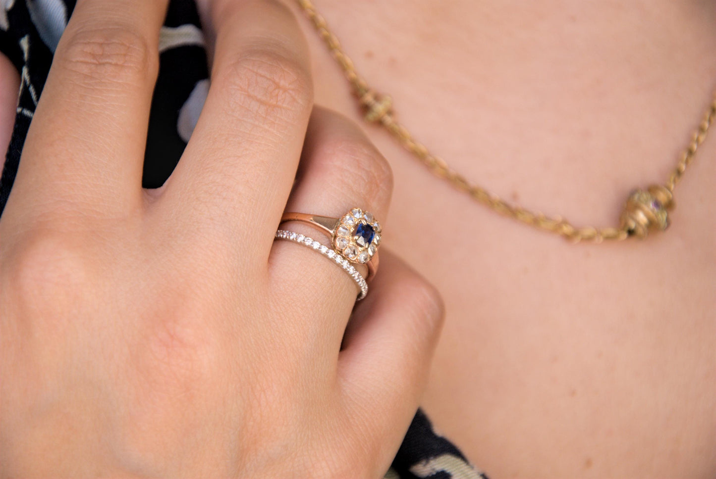 Bague de fiançailles marguerite Belle époque, or 18k saphir bleu et entourage diamants