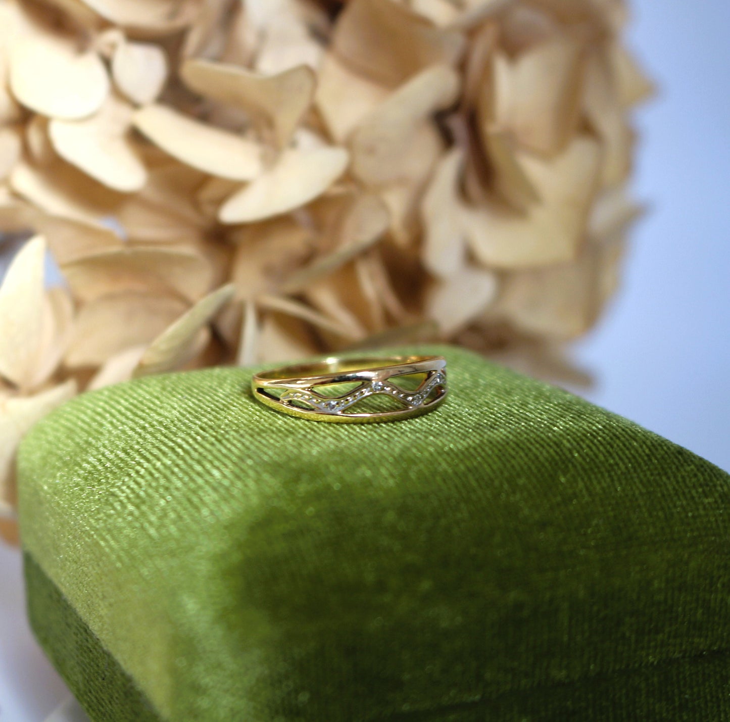 Bague vintage serpent ajourée en or jaune 18K – motif ondulé, diamants