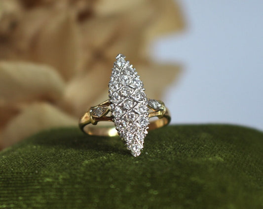 Bague de fiançailles ancienne marquise pavage diamants en or jaune et gris 18K
