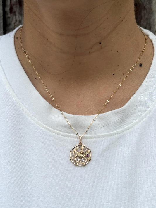 Pendentif ancien chimère en or rose 18K, rubis et éclats de diamants - Pendentif néogothique XIXe siècle
