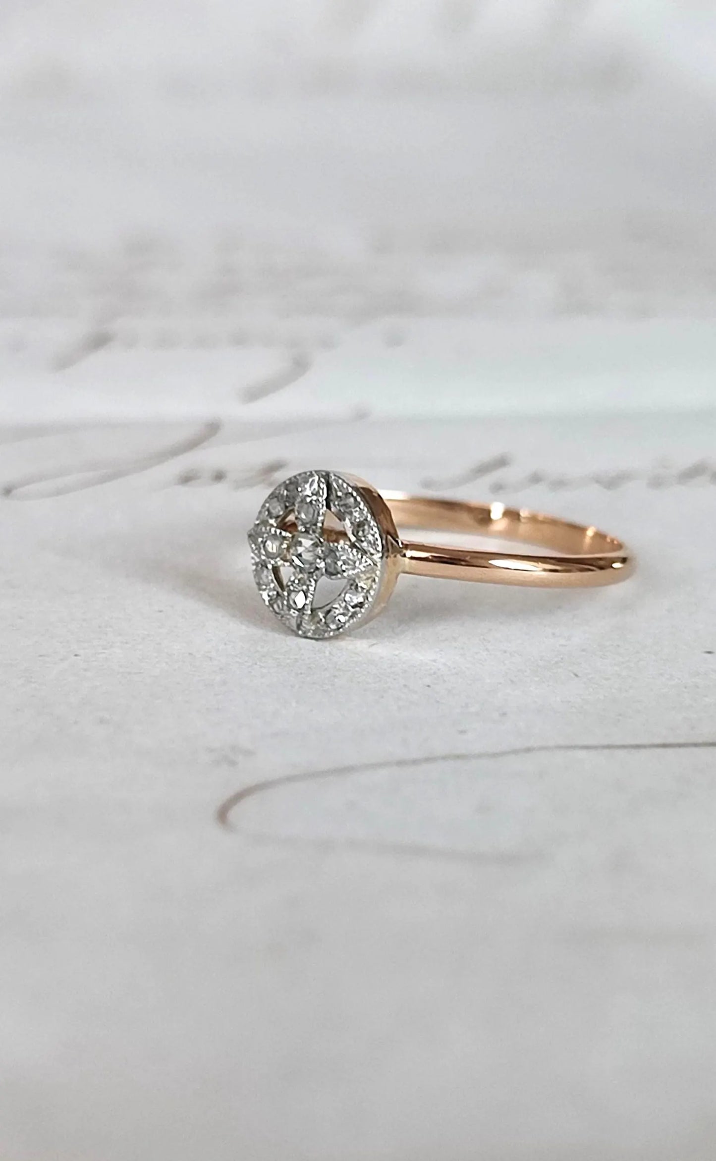 Bague Art Déco en or blanc 18k et diamant, pavage diamants - bague de fiançailles ancienne
