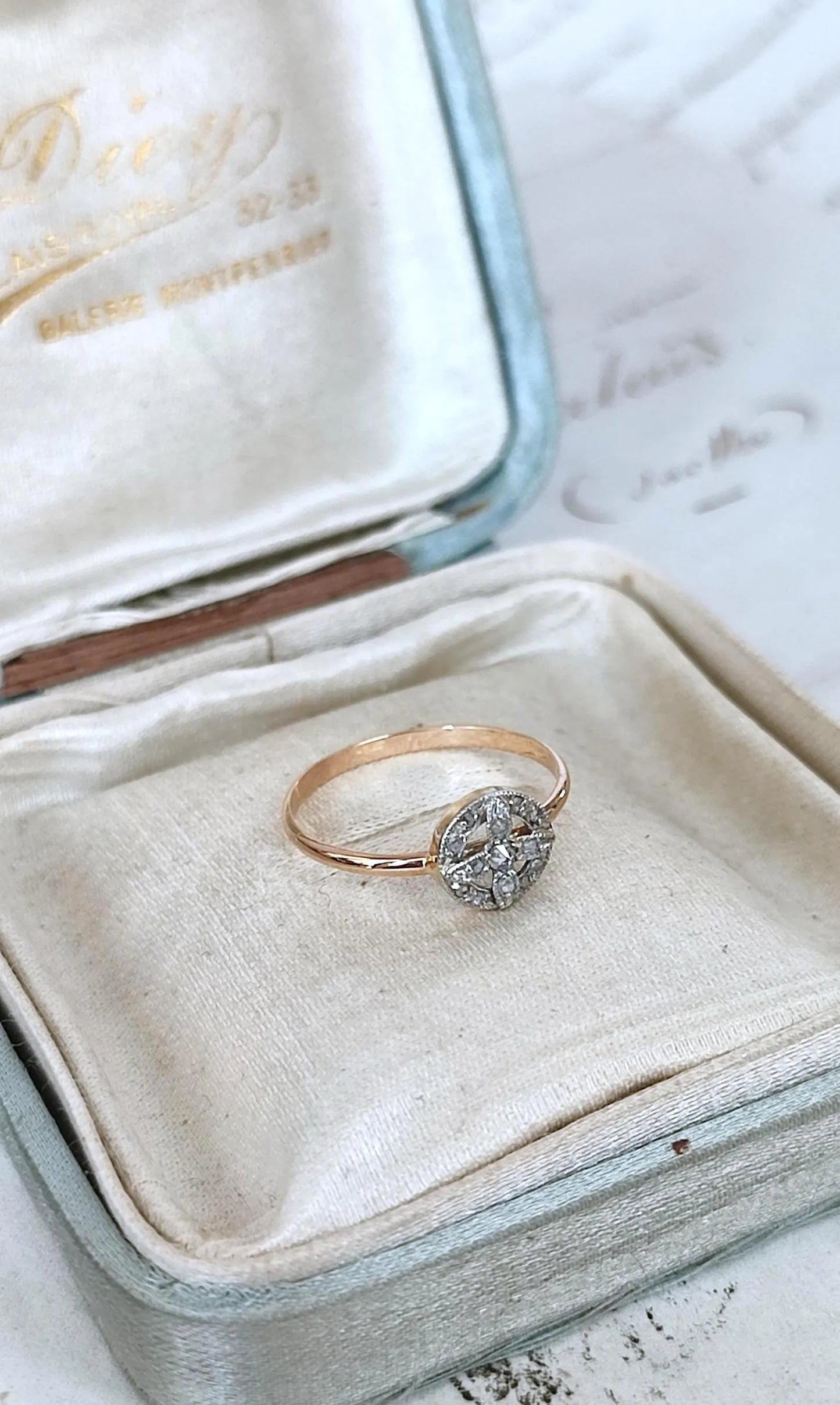 Bague Art Déco en or blanc 18k et diamant, pavage diamants - bague de fiançailles ancienne