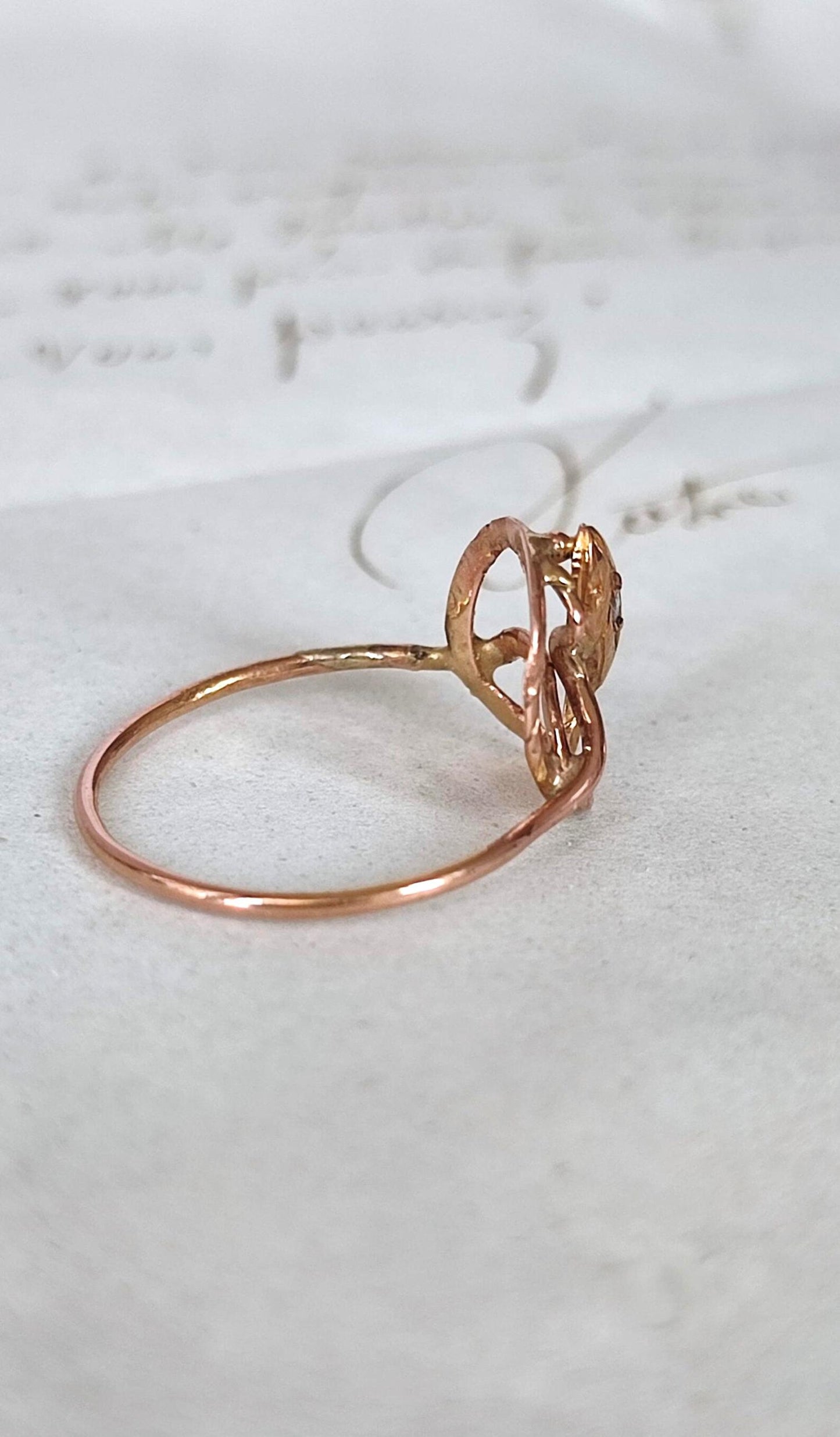 Bague serpent ancienne en or rose 18k (fin XIXe - début XXe siècle) et diamant - bague de fiançailles alternative