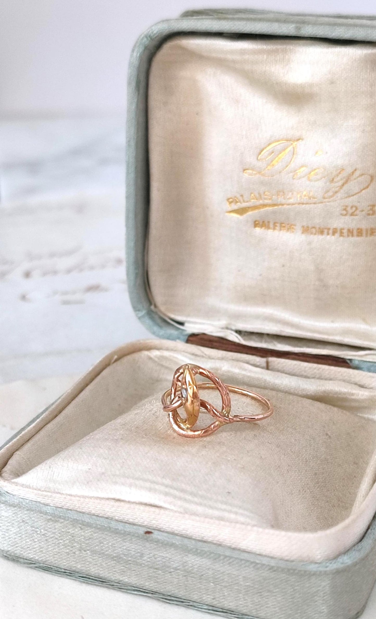 Bague serpent ancienne en or rose 18k (fin XIXe - début XXe siècle) et diamant - bague de fiançailles alternative