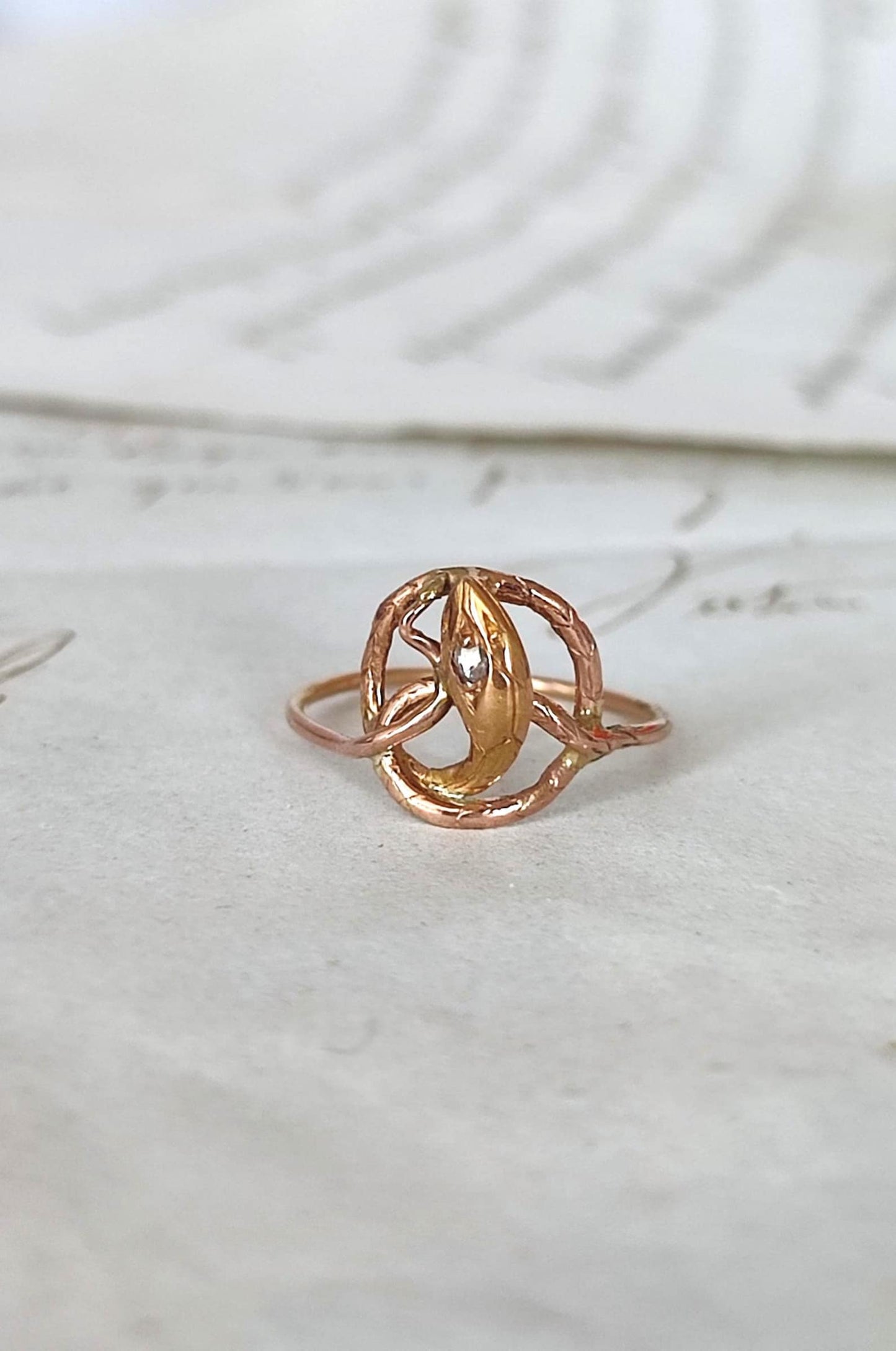 Bague serpent ancienne en or rose 18k (fin XIXe - début XXe siècle) et diamant - bague de fiançailles alternative